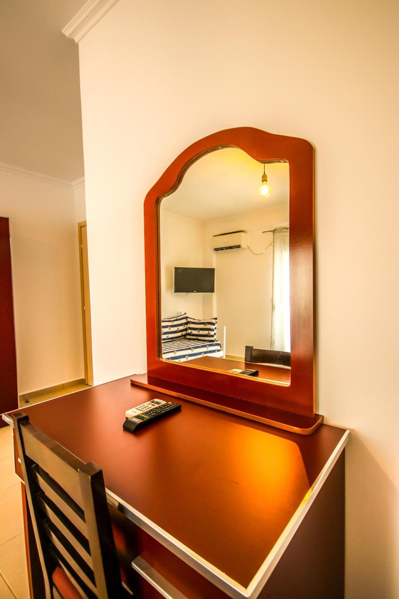 Hotel apartamentowy Hibiscus & Breakfast, Himara